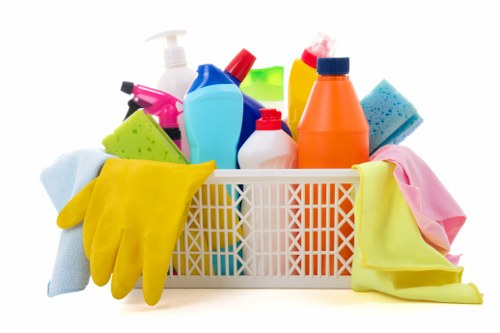 Deep carpet cleaning equipment removing dirt from fibres